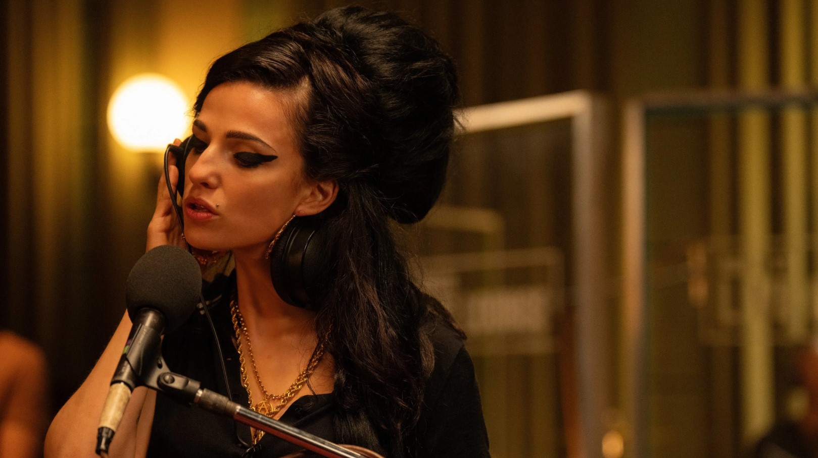 video-section-banner-image